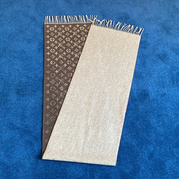 Louis Vuitton Men’s Gradient Monogram Scarf, Cashmere/Wool, Brown - Picture 5 of 5